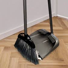 BROOM & DUST COLLECTOR